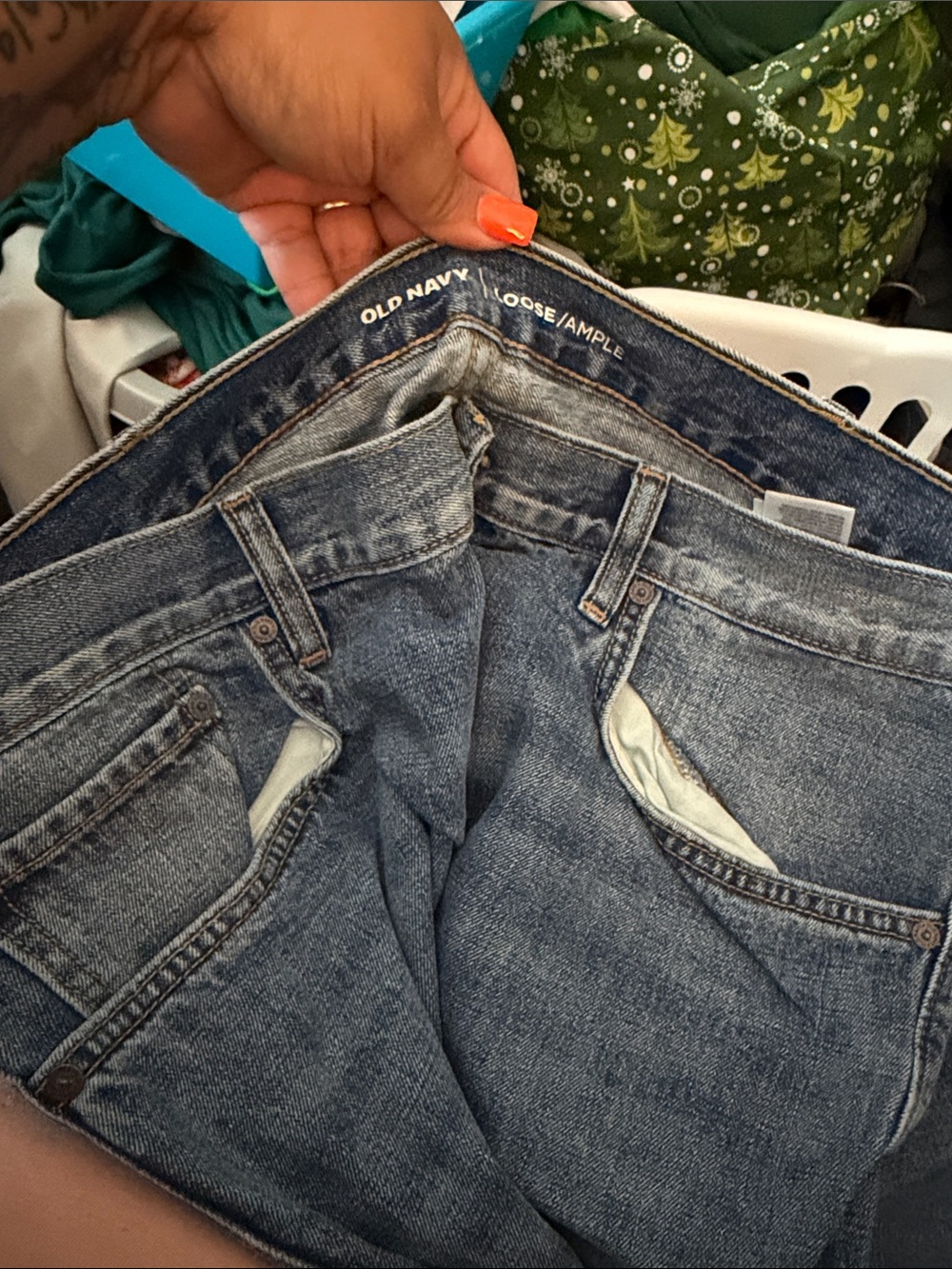 Old Navy Loose Fit Denim Jeans in Medium Blue Wash